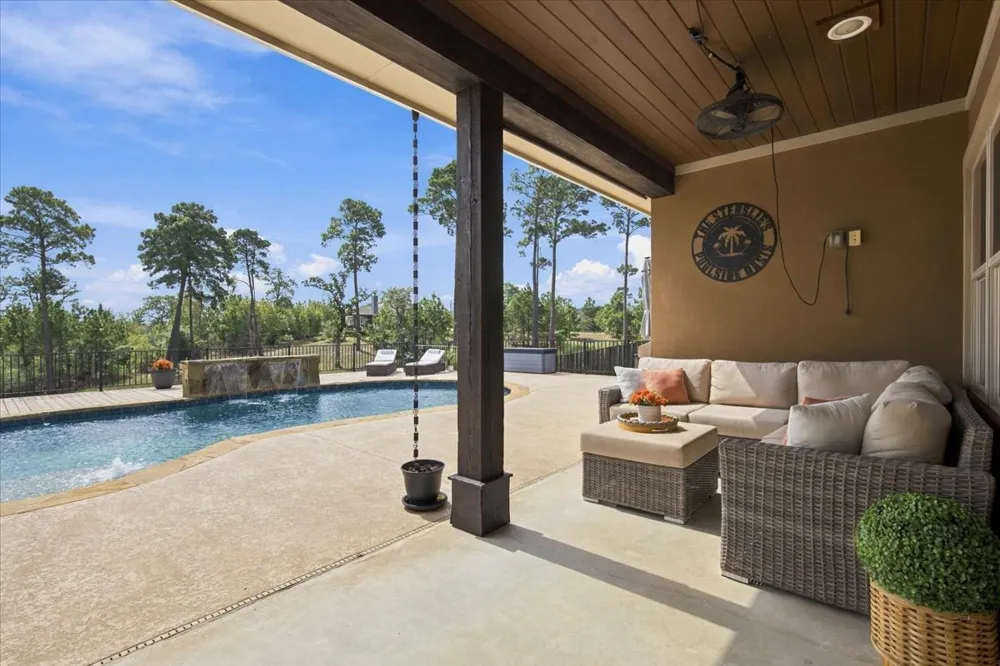 107 E Tanglebriar Court Bastrop, TX 78602