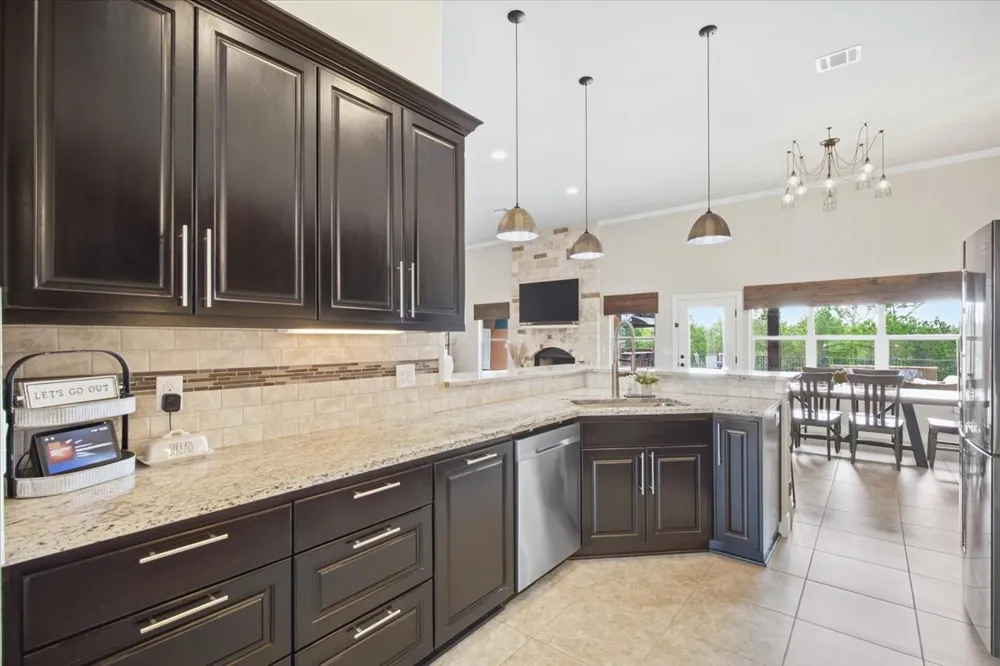107 E Tanglebriar Court Bastrop, TX 78602