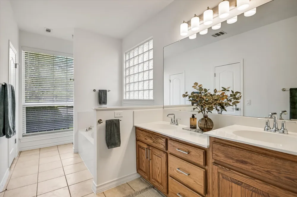 12013 Fortuna Cove Austin, TX 78738