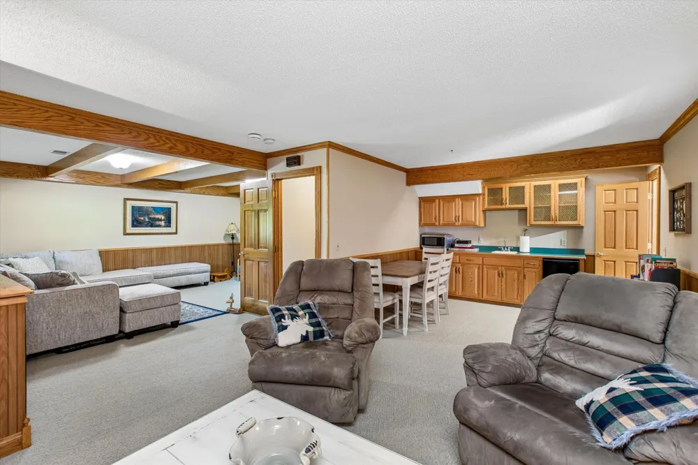 3012 Highpointe Curve Roseville, MN 55113