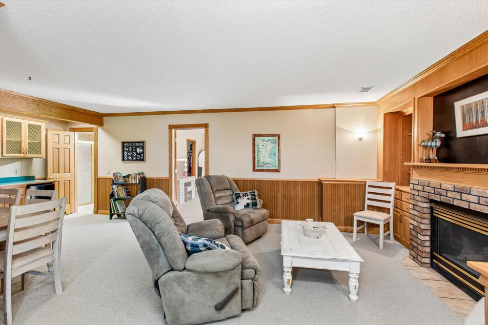 3012 Highpointe Curve Roseville, MN 55113