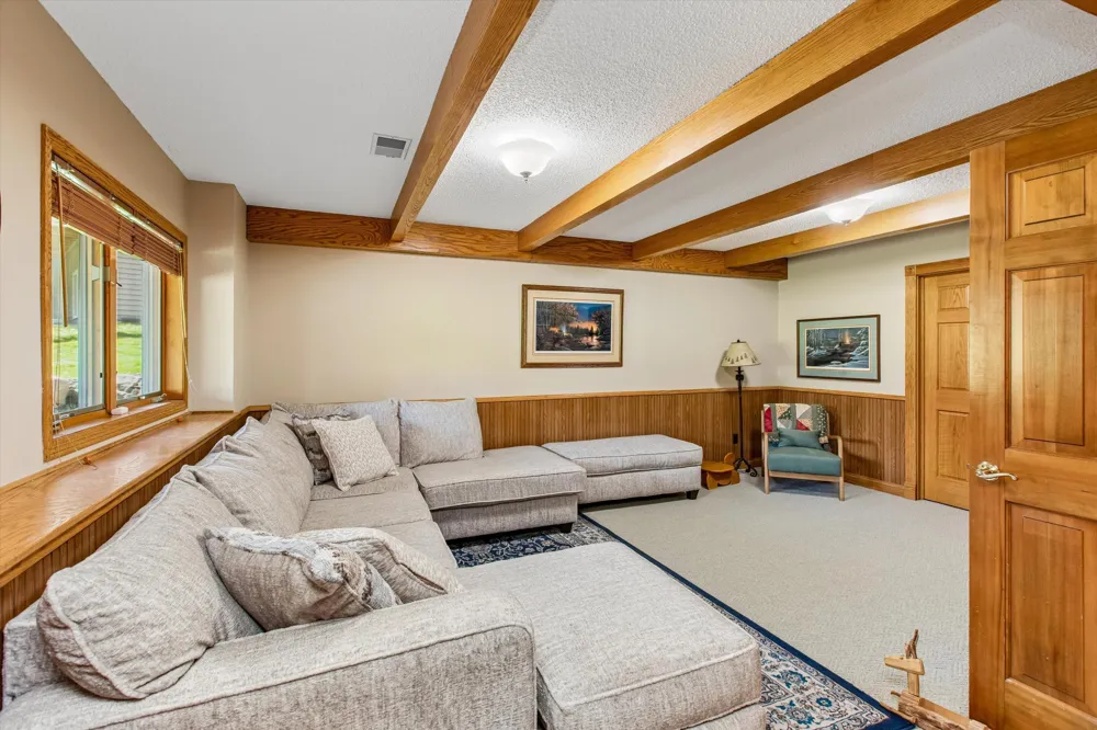 3012 Highpointe Curve Roseville, MN 55113