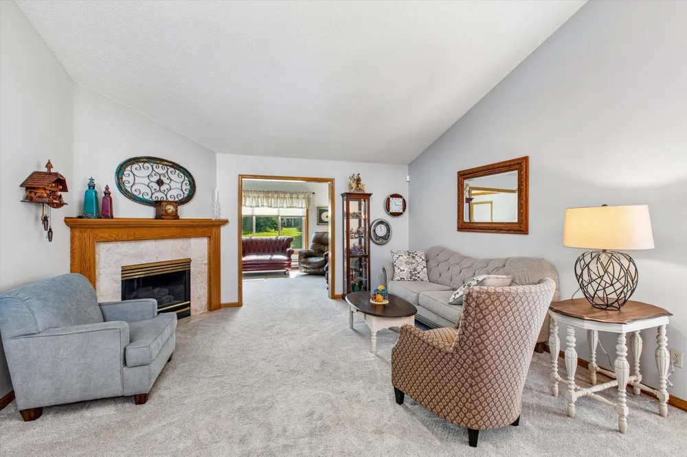 3012 Highpointe Curve Roseville, MN 55113