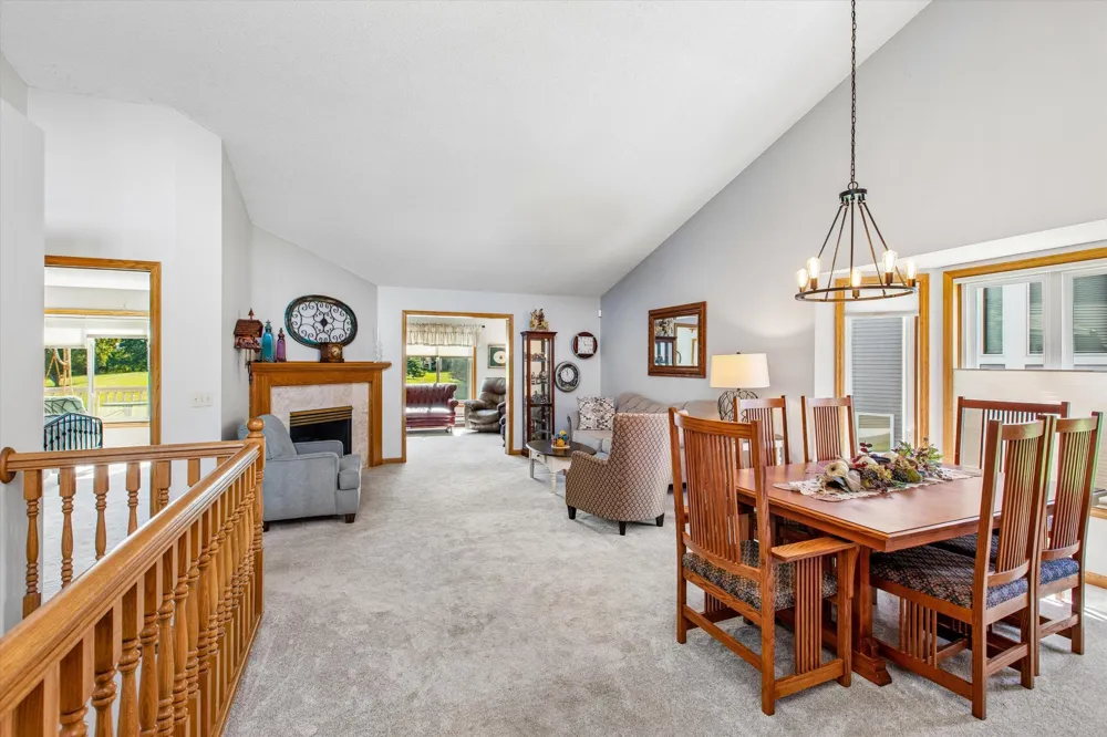 3012 Highpointe Curve Roseville, MN 55113