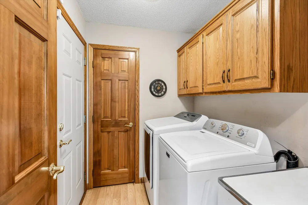3012 Highpointe Curve Roseville, MN 55113