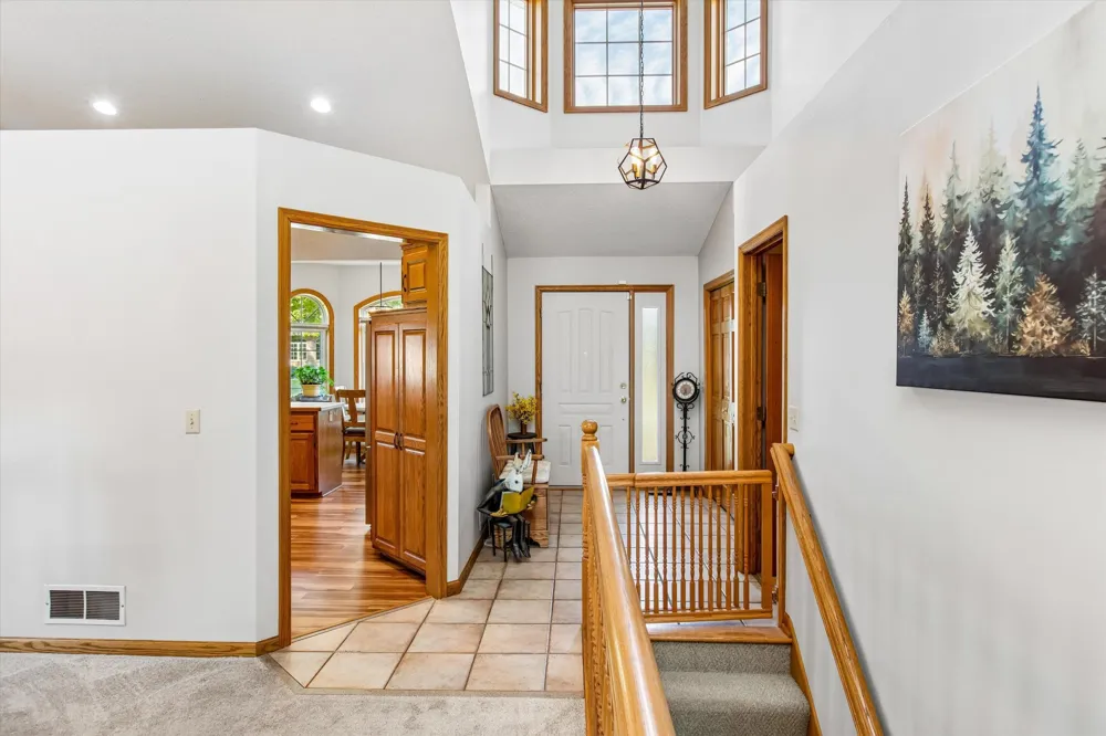 3012 Highpointe Curve Roseville, MN 55113