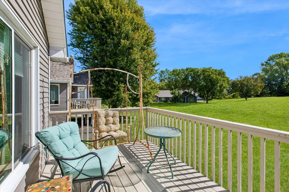 3012 Highpointe Curve Roseville, MN 55113