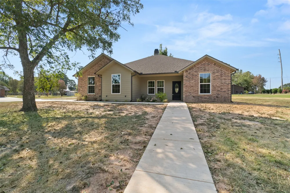 106 Royal Street Gilmer, TX 75645