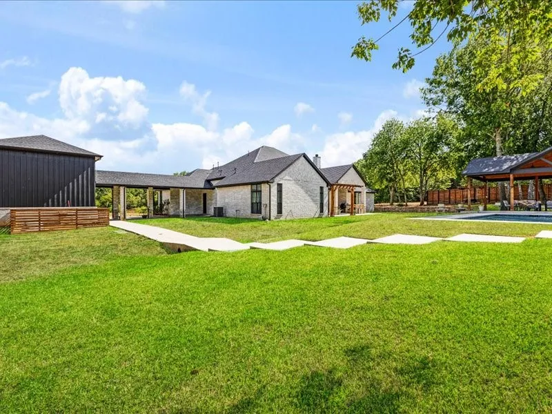 1075 Serenity Cove Combine, TX 75159