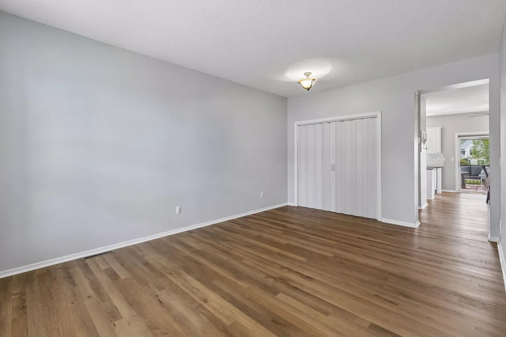 15105 Dupont Path Apple Valley, MN 55124