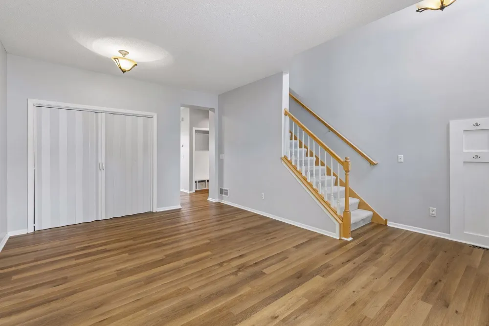 15105 Dupont Path Apple Valley, MN 55124