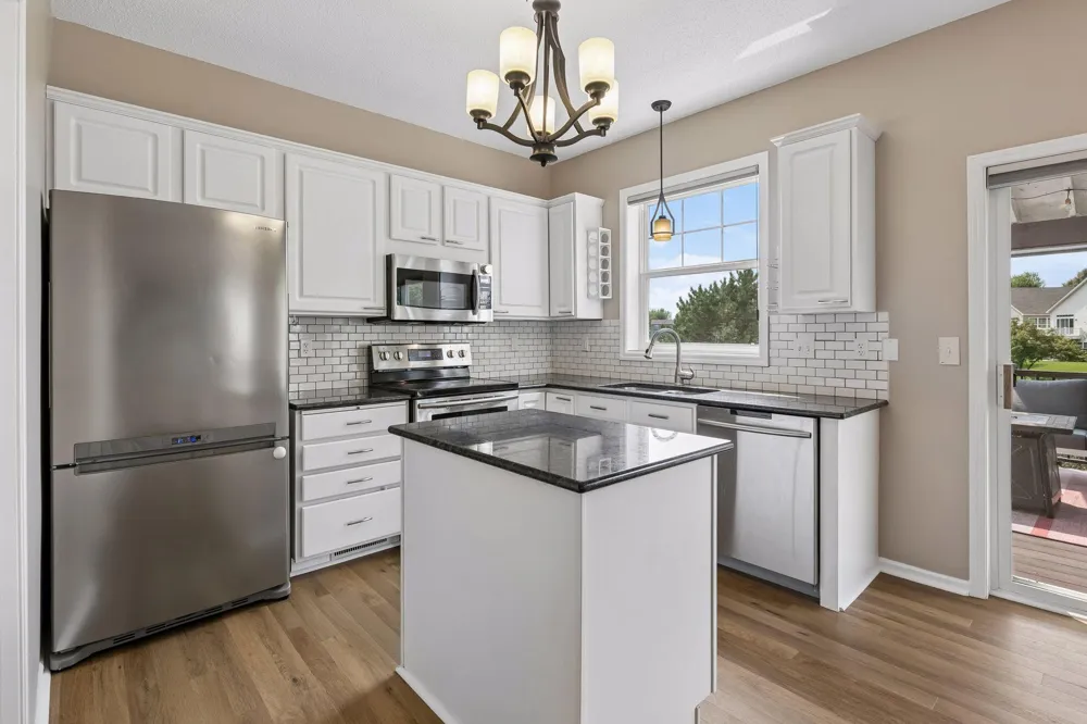 15105 Dupont Path Apple Valley, MN 55124