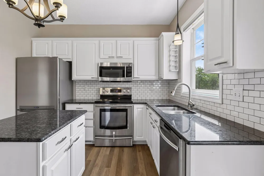 15105 Dupont Path Apple Valley, MN 55124
