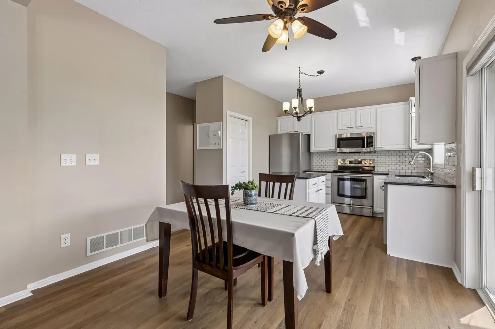 15105 Dupont Path Apple Valley, MN 55124