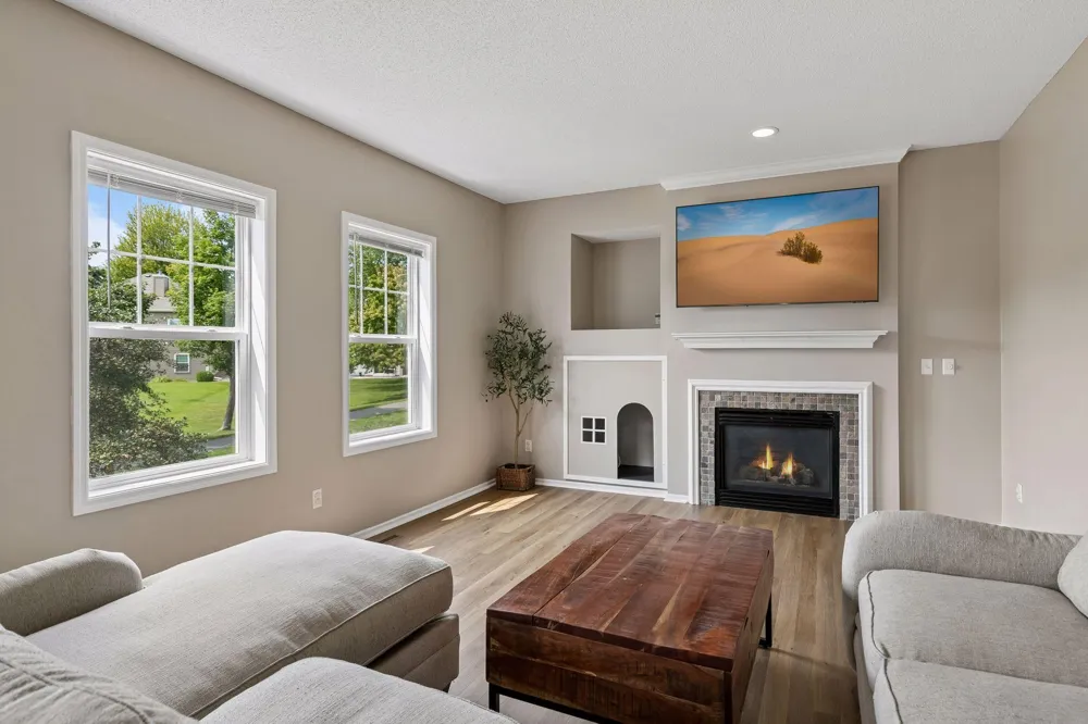15105 Dupont Path Apple Valley, MN 55124