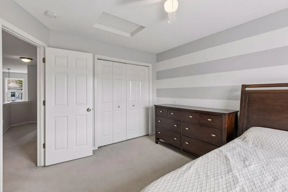 15105 Dupont Path Apple Valley, MN 55124