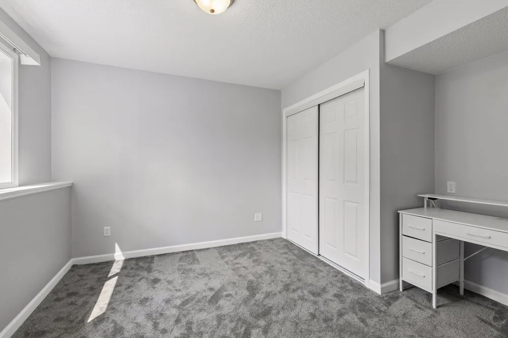 15105 Dupont Path Apple Valley, MN 55124