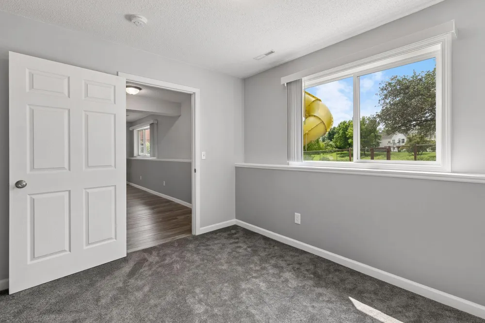 15105 Dupont Path Apple Valley, MN 55124