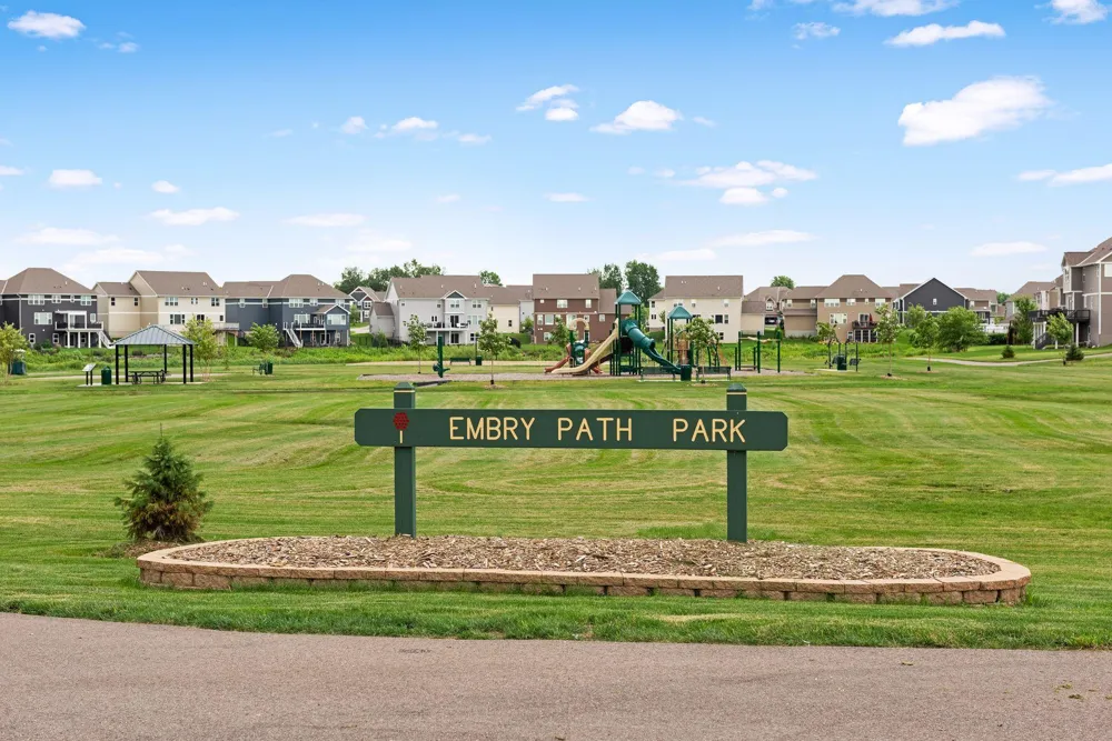 15105 Dupont Path Apple Valley, MN 55124