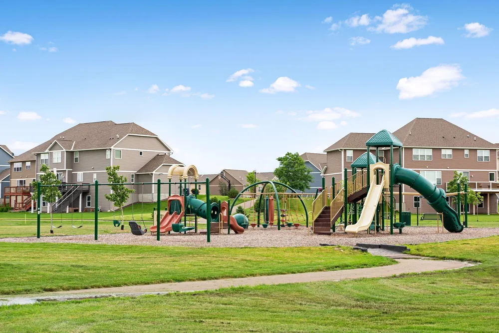 15105 Dupont Path Apple Valley, MN 55124
