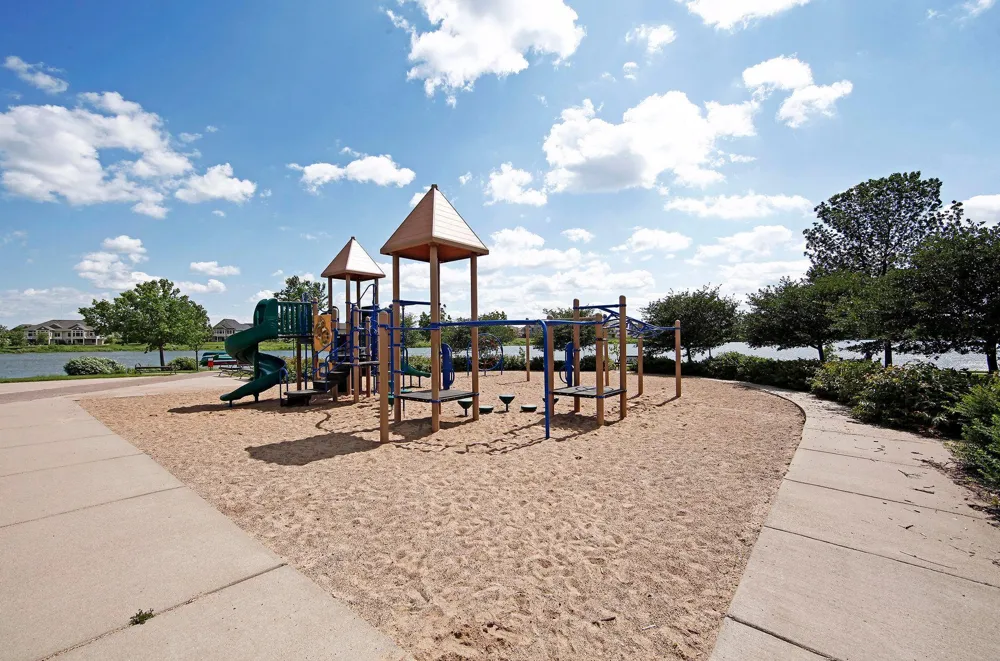 15105 Dupont Path Apple Valley, MN 55124