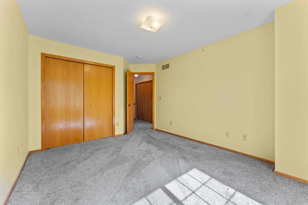 8763 Branson Drive #90 Inver Grove Heights, MN 55076