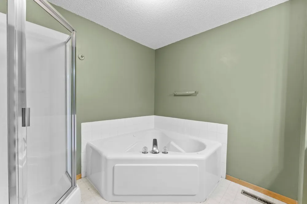 8763 Branson Drive #90 Inver Grove Heights, MN 55076