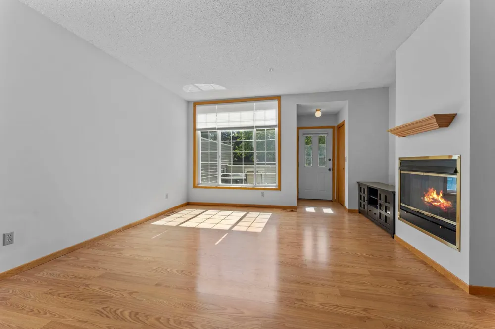 8763 Branson Drive #90 Inver Grove Heights, MN 55076