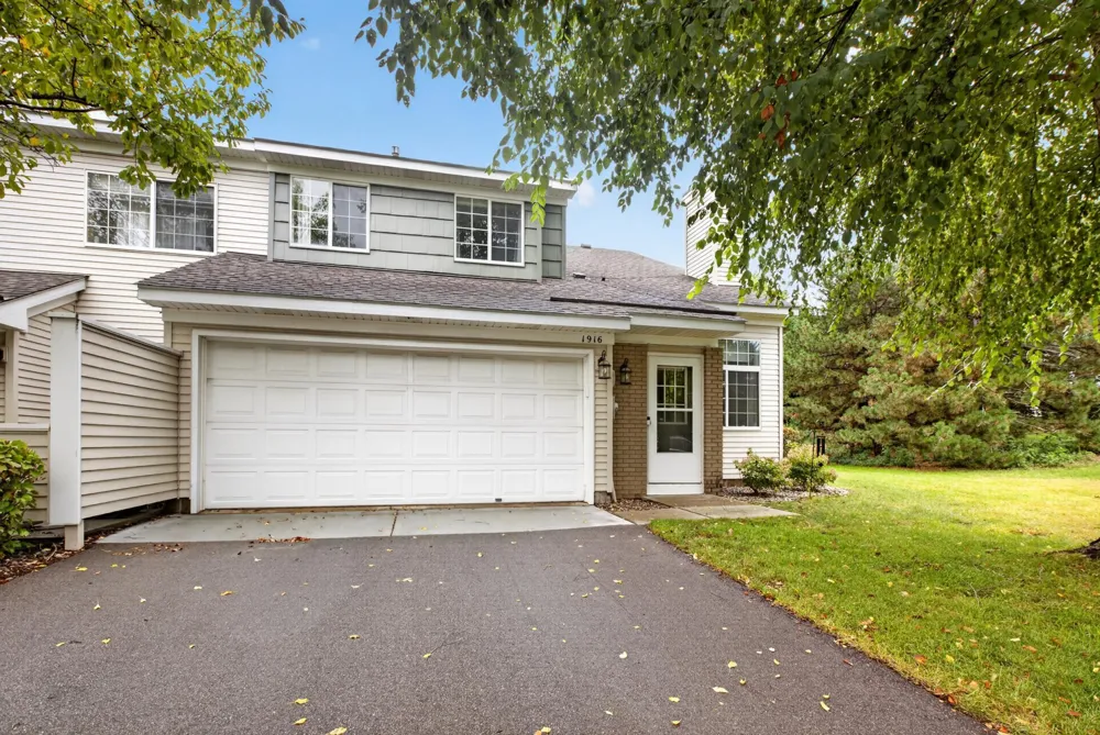 1916 Glenfield Court #8 Eagan, MN 55122