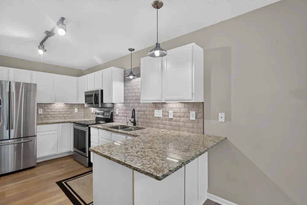 1916 Glenfield Court #8 Eagan, MN 55122
