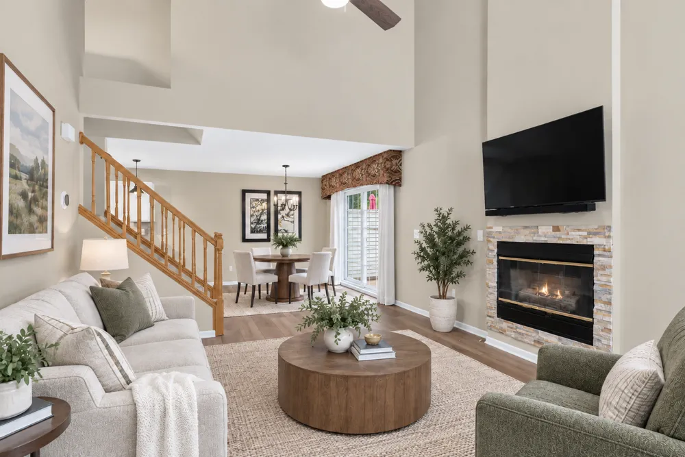 1916 Glenfield Court #8 Eagan, MN 55122
