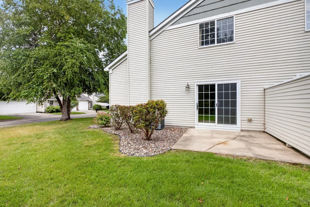 1916 Glenfield Court #8 Eagan, MN 55122