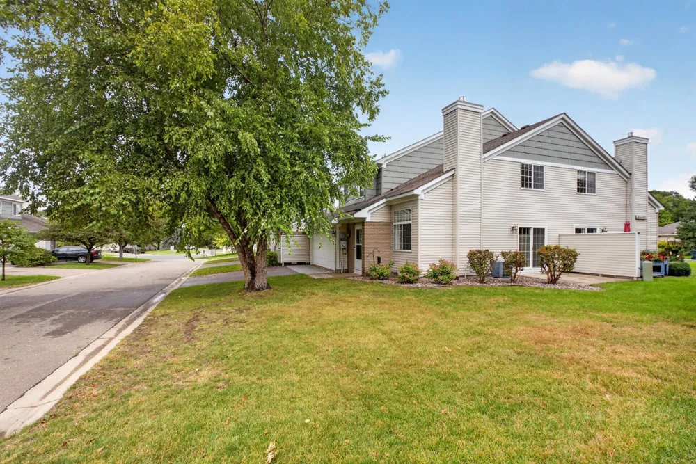 1916 Glenfield Court #8 Eagan, MN 55122