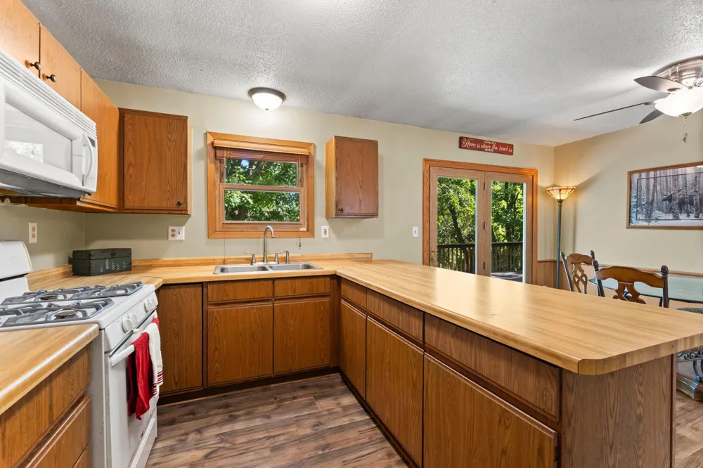 33165 Heather Street NW Cambridge, MN 55008