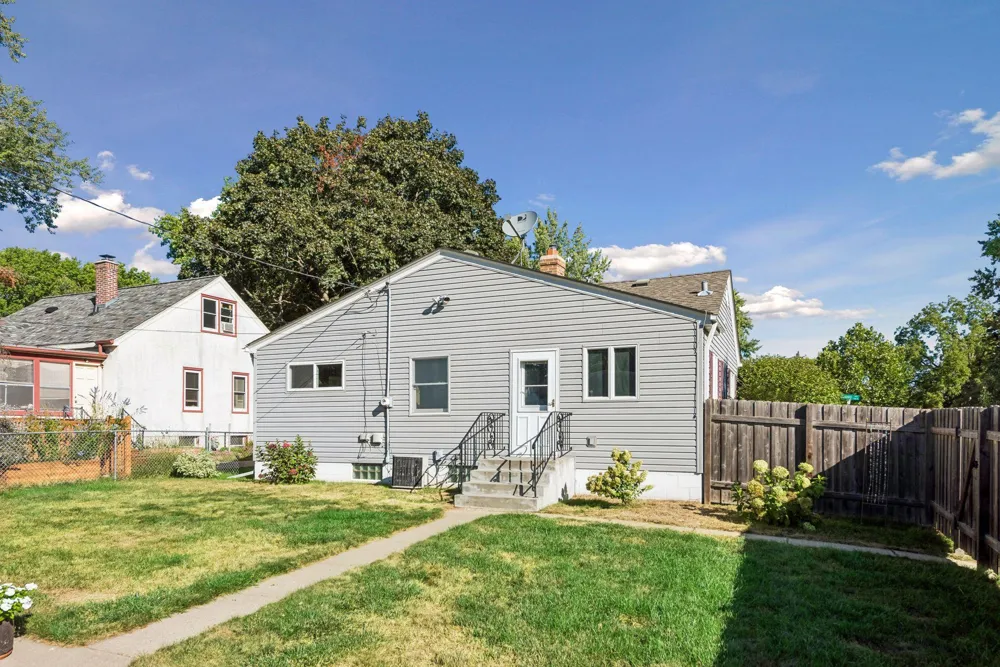 742 Idaho Avenue W Saint Paul, MN 55117