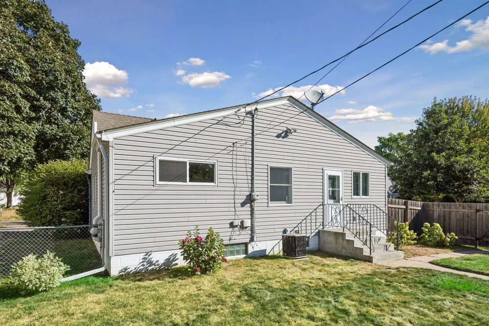 742 Idaho Avenue W Saint Paul, MN 55117