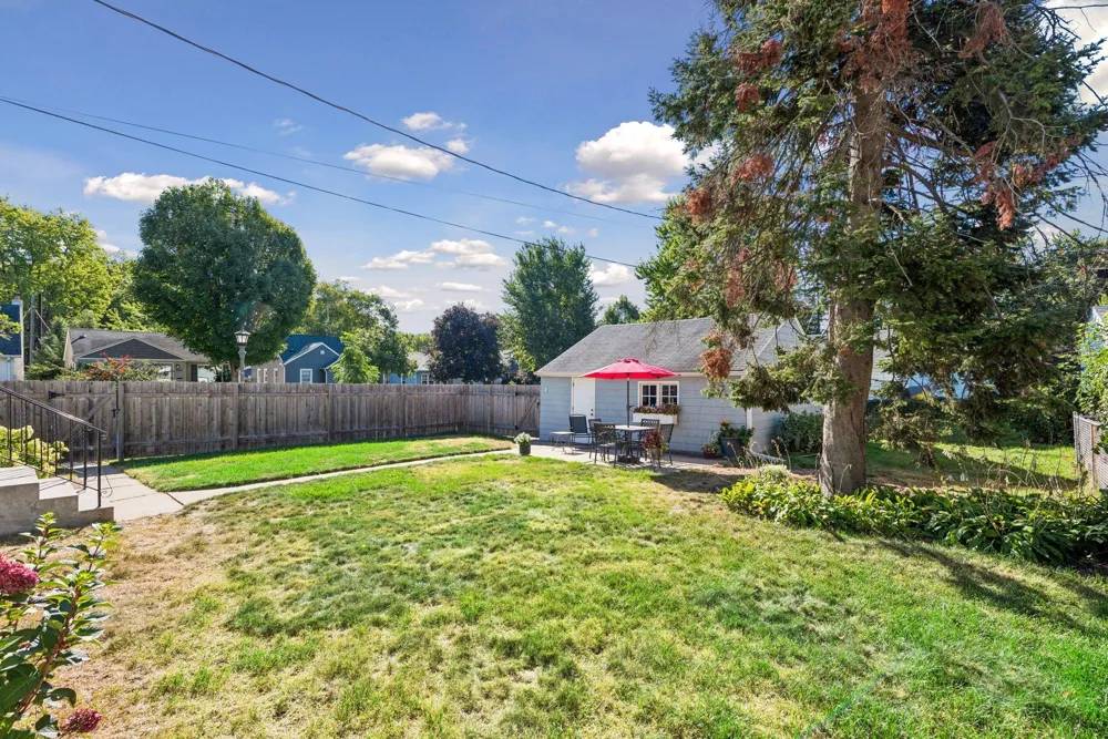 742 Idaho Avenue W Saint Paul, MN 55117