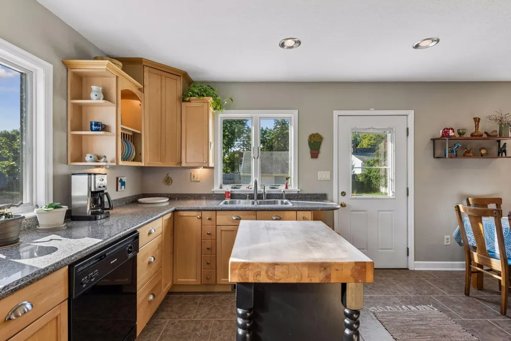 742 Idaho Avenue W Saint Paul, MN 55117