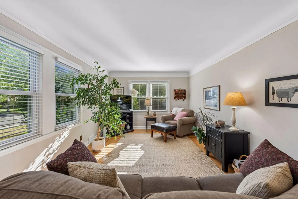 742 Idaho Avenue W Saint Paul, MN 55117