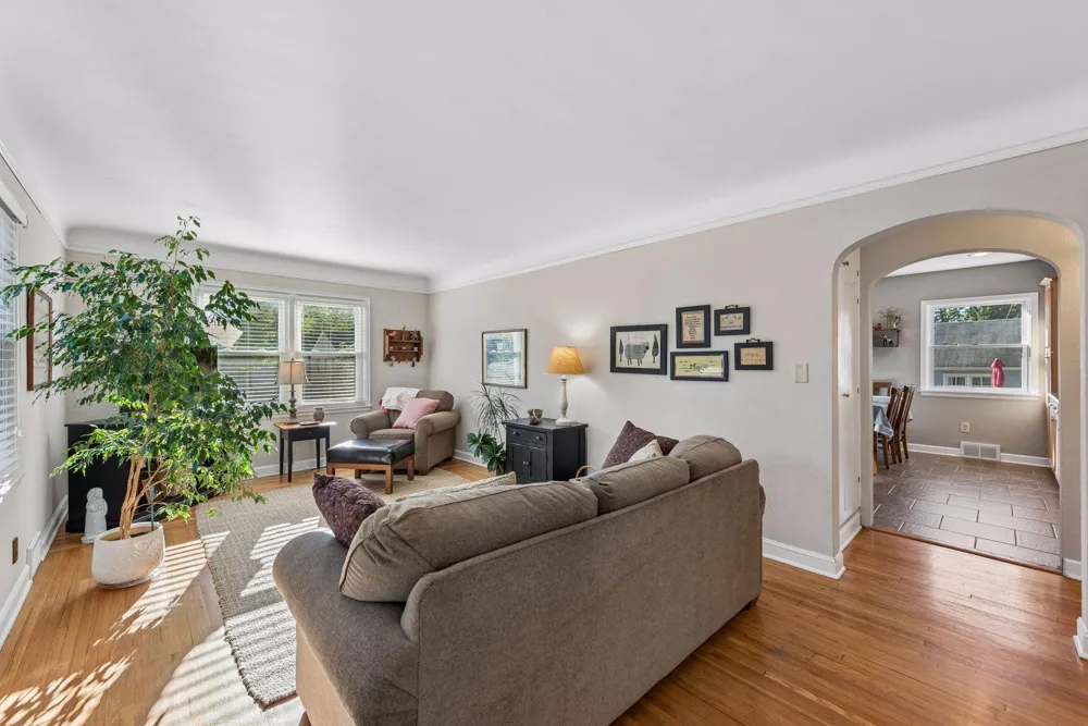 742 Idaho Avenue W Saint Paul, MN 55117