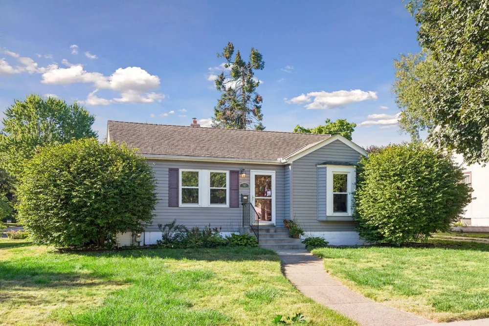 742 Idaho Avenue W Saint Paul, MN 55117