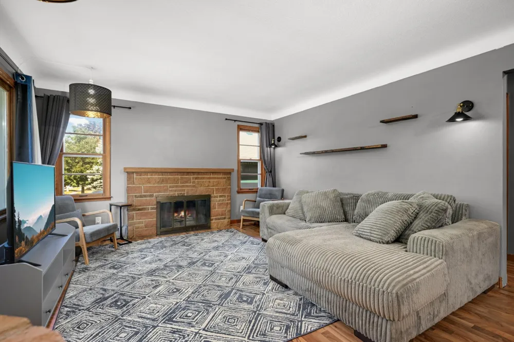 684 Bidwell Street Saint Paul, MN 55107