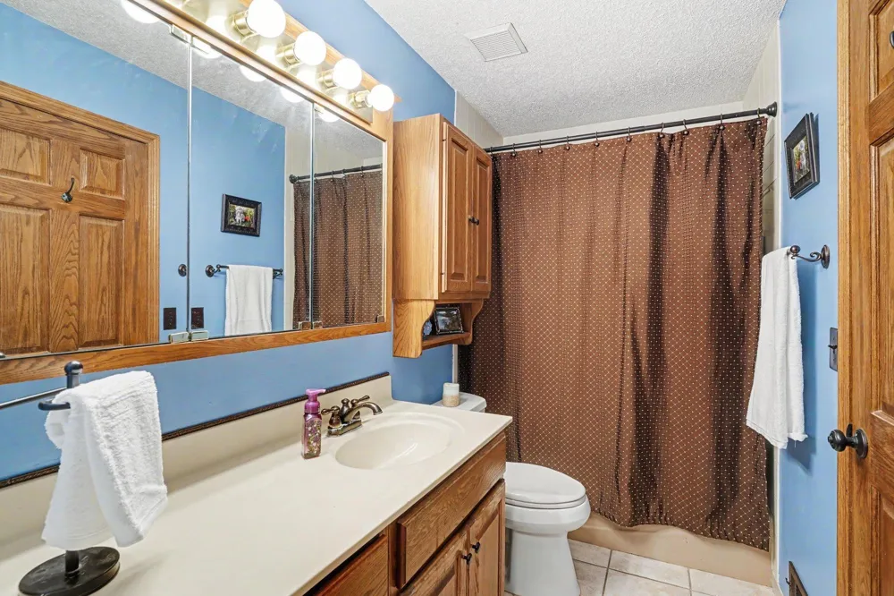 12405 Villaburne Drive Burnsville, MN 55337