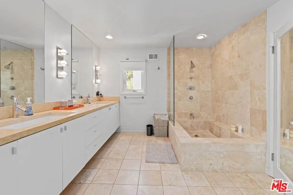 7561 Devista Drive Los Angeles, CA 90046