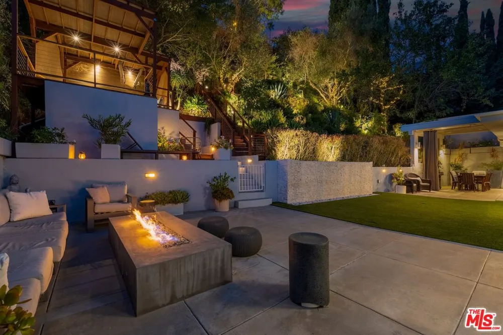 7561 Devista Drive Los Angeles, CA 90046