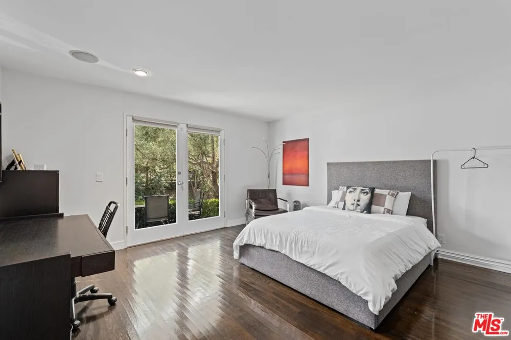 7561 Devista Drive Los Angeles, CA 90046