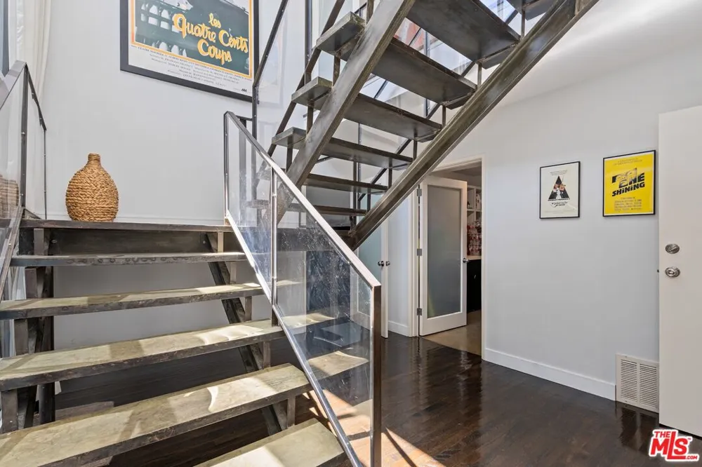 7561 Devista Drive Los Angeles, CA 90046