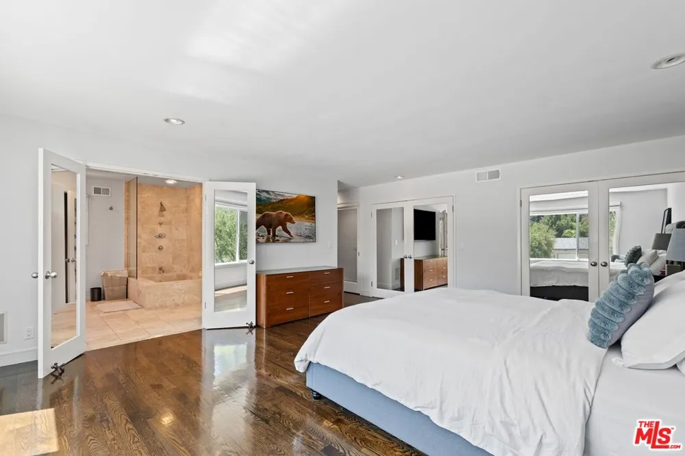 7561 Devista Drive Los Angeles, CA 90046