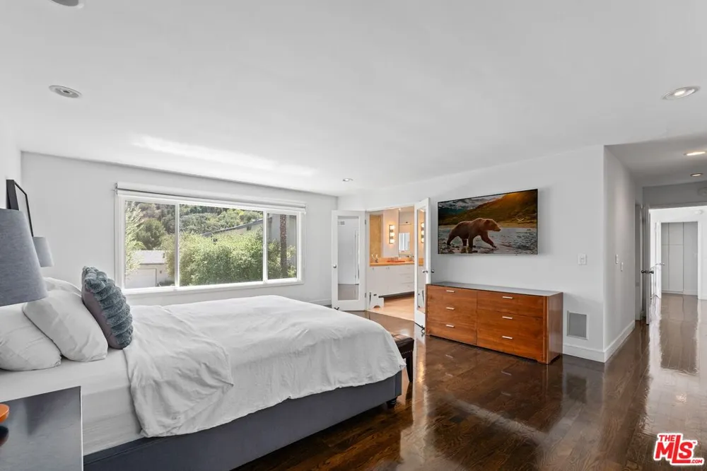 7561 Devista Drive Los Angeles, CA 90046