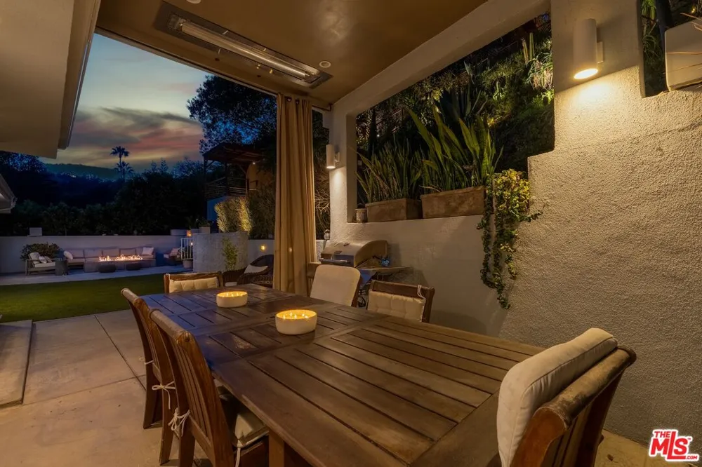 7561 Devista Drive Los Angeles, CA 90046